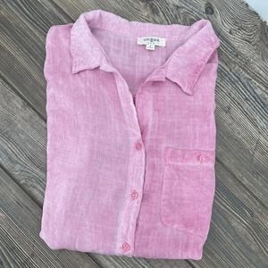 UMGEE Women's Short Cuffed Sleeve Pink Raw Hem Fringe Acid Wash Shirt Size Small