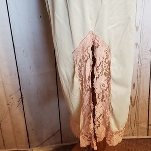 Vintage Berkliff yellow half slip with rose/blush lace size Medium