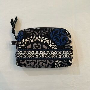 Vera Bradley. Small cosmetic/jewelry bag