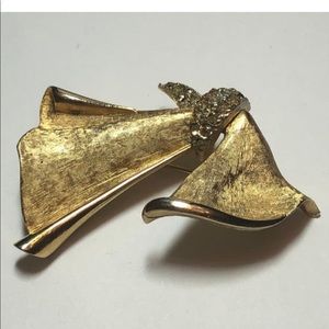 Vintage Jewelry BSK Mid Century Brushed Goldtone Rhinestone Bow Holiday