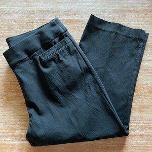 Briggs Pull on Black Capris Size 12