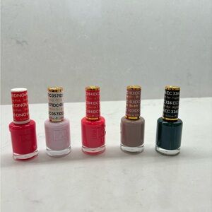 DND Nail Polish