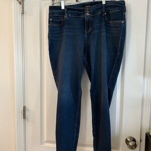 Torrid  Jegging Skinny Jean 18 Womens Zip Fly Button Medium Wash EUC