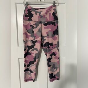 Silver icing pink camo 7/8 leggings