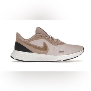 Nike Revolution 5
Barely Rose (Women's)