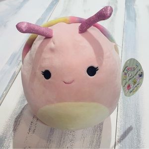 Squishmallows Silvina the Snail she is 8.5” bottom to head 10”