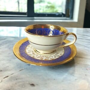 Vintage Royalty Fine Bone China Tea Cup and Saucer Set 22k Gold Rimmed