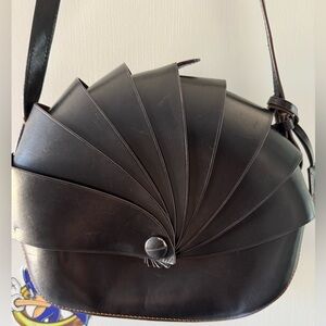 Vintage BOLDRINI Leather Oltremare Round Fan Crossbody LUXURY handbag