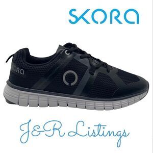 Skora Womens Black Lace Up Low Top Running Shoes Size 7.5