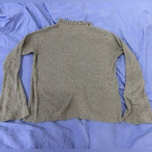 Warts music & ecology gray knit top