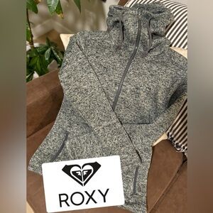 Roxy sweater, size M.