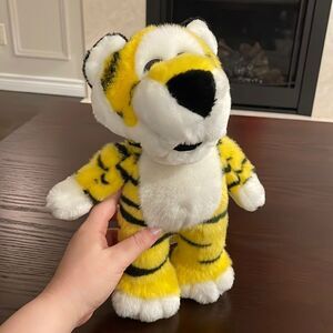 Purr-fection MJC Yellow and Black Tiger Vintage 1992 Excellent Condition 13”