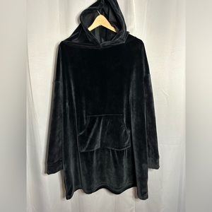 Cupcakes and Cashmere Oversized Black Velour Hoodie Dress Size Large‎