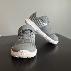 Nike Star Grey & White Toddle Sneakers