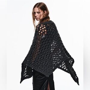 ZAra Vented knitted Poncho Cape size medium