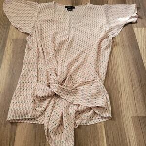 Trouve cream patterned flowy short sleeve wrap womens Size M Blouse