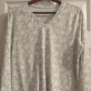 Land's end women's long sleeve v-neck floral top size XL