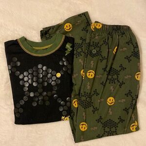 Kids| JOE BOXER pjs, kids size medium. Fun details.