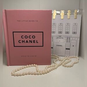 Chanel book/Authentic markers