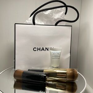 Chanel make up bundle – two Chanel brushes and Hydra beauty sample