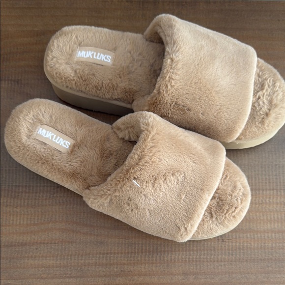 Muk Luks Beige Fuzzy Slippers - Picture 1 of 4