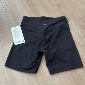 lululemon Align™ Curve High-Rise Short 6" size 6