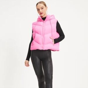 Vici winter in Aspen (olivaceous) pink puffer vest neon pink S