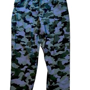 Lululemon camo pants US 12