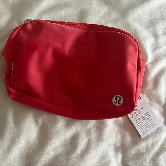 lululemon athletica Handbags - 🆕 Lululemon Everywhere Belt Bag - Pale Raspberry