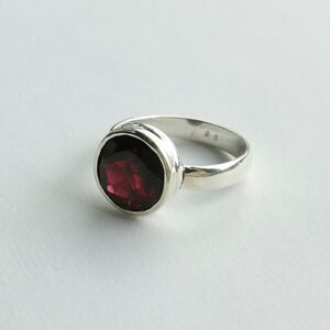 NEW sterling silver garnet gemstone ring size 6