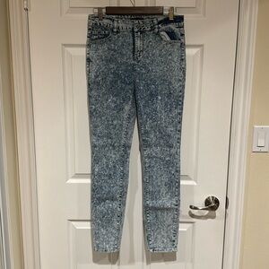 Acid wash skinny jeans