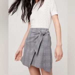 Aritzia Wilfred Dorine Wrap Plaid Mini Skirt Grey size 4