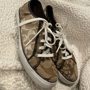 Coach logo sneakers/tennis shoes