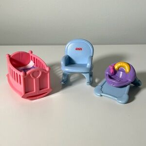 Vintage 2005 Fisher Price My First Dollhouse Baby's Room Furniture (33Y)