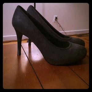 Fergie round toe platform heels