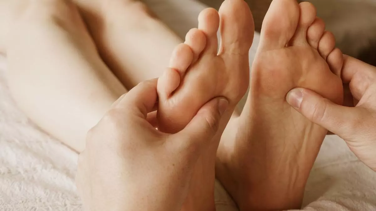 Descubre las cuatro enfermedades que puedes detectar mirándote los pies