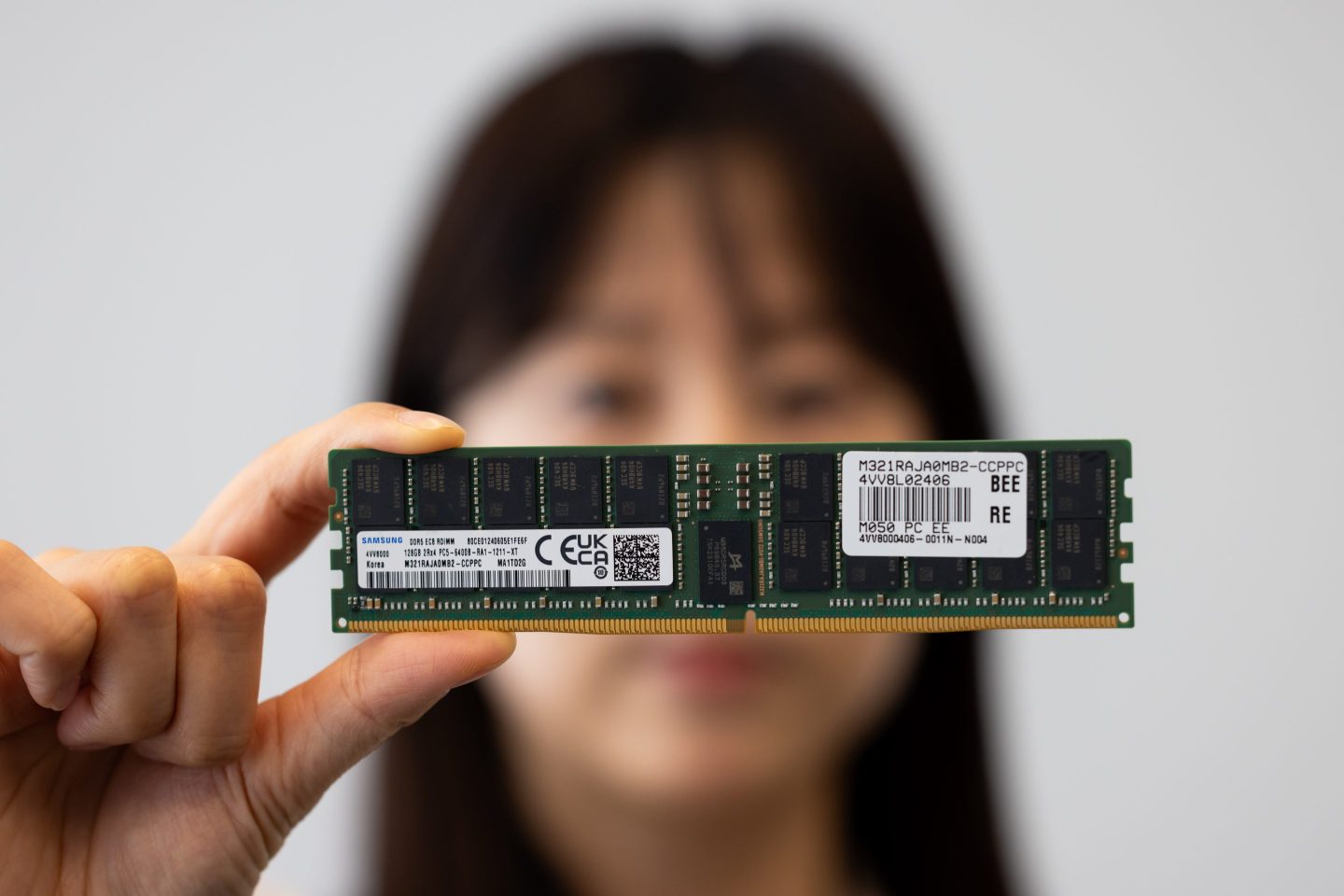 A Samsung Electronics Co. 32GB DDR5 128GB RDIMM, high-capacity DDR5 DRAM module in Seoul, South Korea, on April 4, 2024.