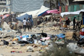 People in Gaza are living in increasingly unsanitary conditions, amid the looming threat of deadly diseases.