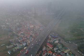 在越南河内等污染严重的地方，人们呼吁政府采取更大的行动来应对气候变化。