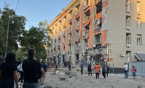 Ataque em área residencial de Kharkiv no sábado, 25 de maio