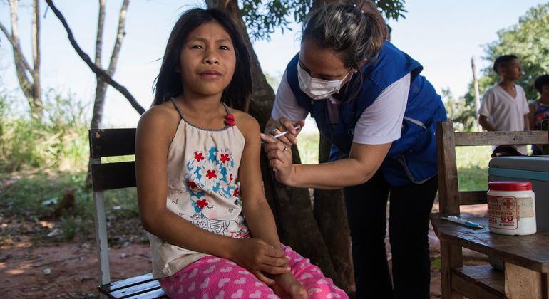 Vulnerable communities in Paraguay are being vaccinated against COVID-19 and influenza.