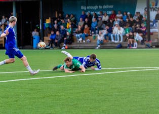 Tøres Rullestad bidrog sterkt til at motstandarane fekk litt å bryna seg på i kampen der Etne møtte Haugar på kunstgraset i Etne.
Foto: Jonas Sandsgård