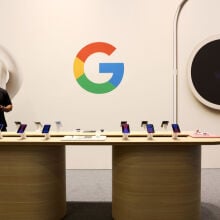 Google Pixel store display