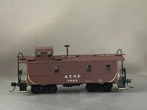 Athearn - Santa Fe - Cupola Caboose + Wgt & Windows # 1943 w/Kadees - Picture 1 of 6