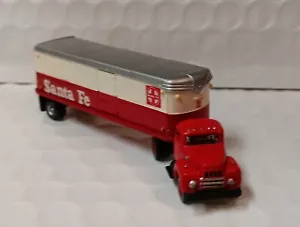 Classic Metal Works Santa Fe Tractor Trailer   N scale - Picture 1 of 8