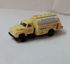 Classic Metal Works 1954 Ford F-700 Pioneer Heating Oil Delivery Truck  N scale - Picture 1 of 6