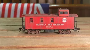 HO SCALE Norfolk & Western Railroad Rear Cupola Caboose Red - Picture 1 of 4