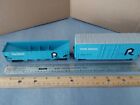 HO Scale LOT OF 2 THE ROCK FREIGHT CARS HI CUBE # 8710 , HOPPER # 133274