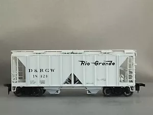 Bowser - Denver & Rio Grande Western - 70 Ton 2 Bay Covered Hopper + Wgt # 18424 - Picture 1 of 6