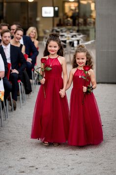 Wedding Photos by Saint Louis Wedding Photographer, Ashley Fisher Photography, Flower Girls at the Contemporary Art Museum in St. Louis, MO Boda Ideas, Contemporary Art Museum, Art Museum Wedding, Man Wedding, Red Wedding Flowers, St Louis Wedding, Wedding Ceremony Flowers